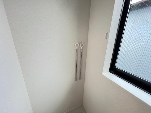 ホライズン（horizon ）202号室 室内物干し金具