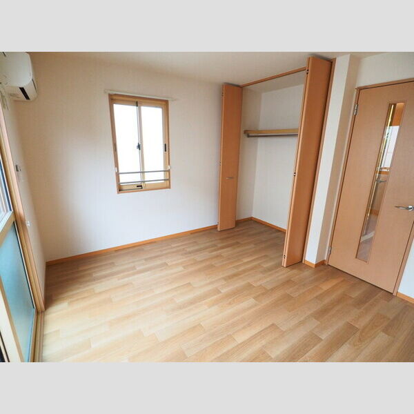 アベニーレ弘明寺 居室