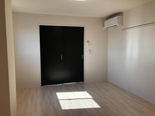 イーストガーデン 室内