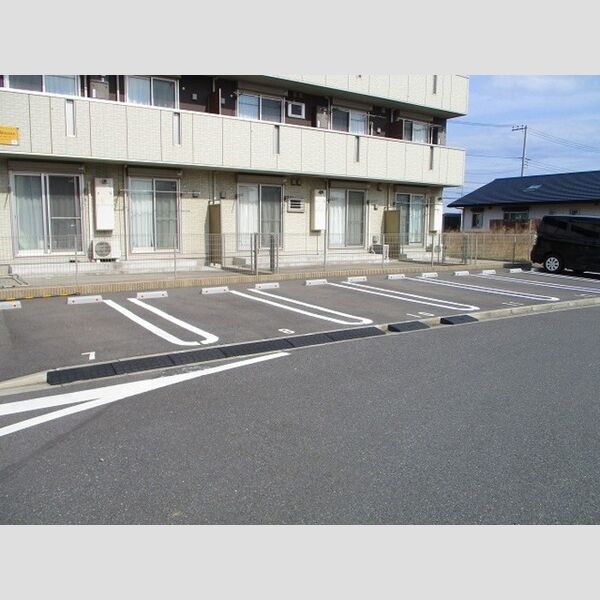 イルセレーナ 駐車場