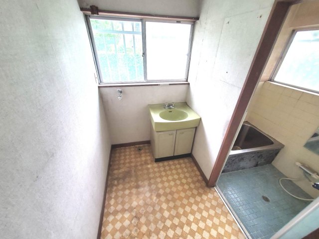 安行領根岸戸建 洗面