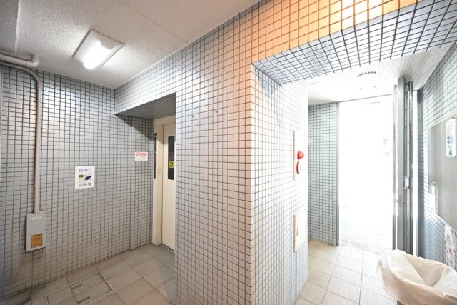 スカイコート浅草国際通り3階 エントランス