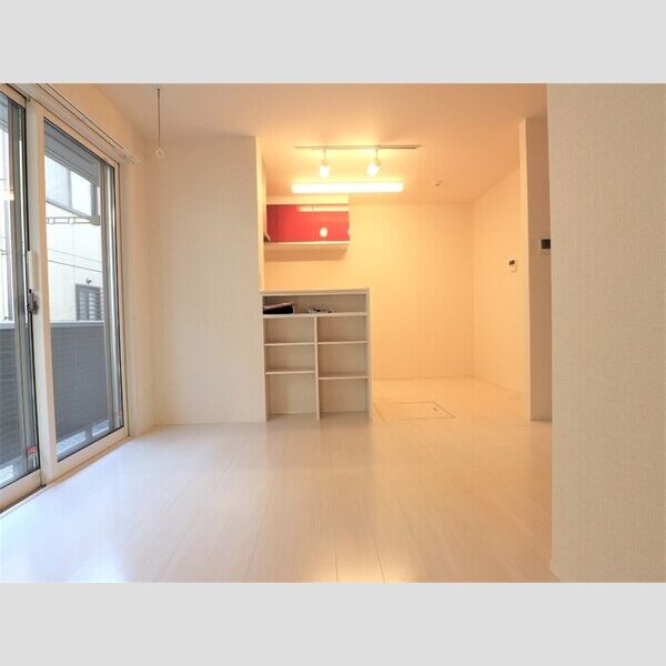 オリーブ リブング(別角度)