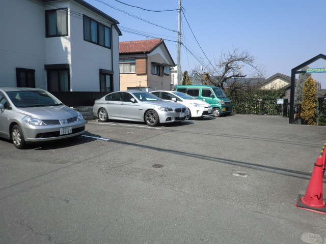 ロンウェル菊名　Ａ棟A101号室 駐車場