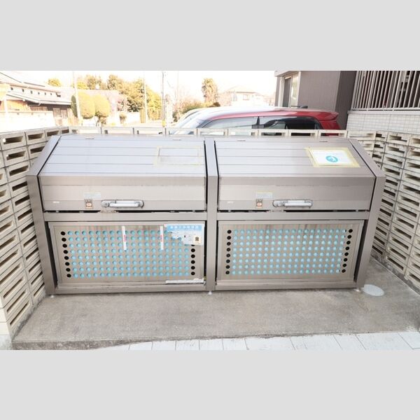 ルーエ本郷 ゴミ置き場