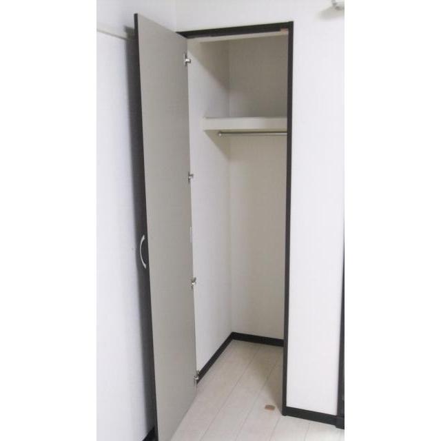 中野弥生町Apti1階 収納