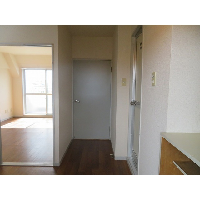 エレガンス綾瀬５0703号室 玄関