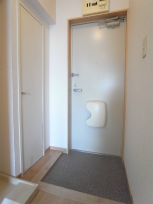 リリックコート鎌倉2階 玄関