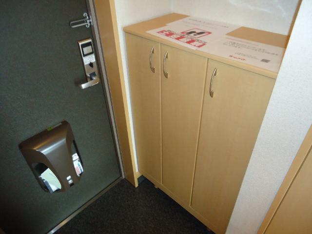 ティアラ202号室 玄関