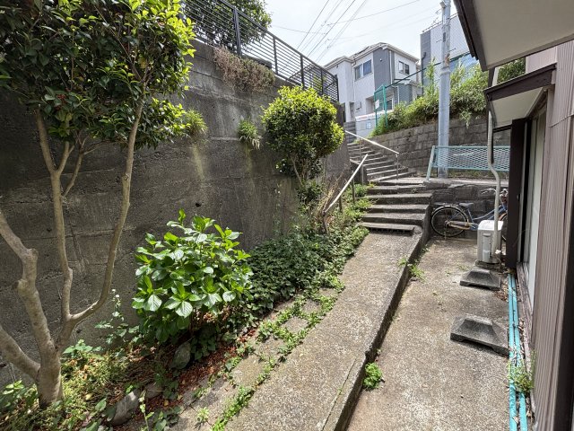 ヴィラ弘明寺0102号室 テラス