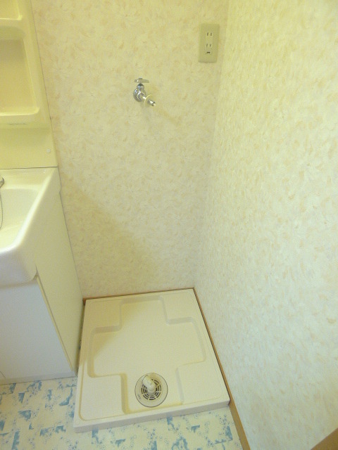 リラ中山0102号室 防水版