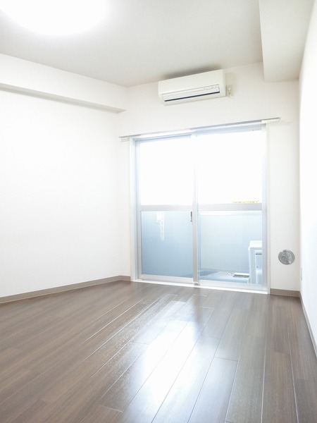 ダイホープラザ入谷1202号室 リビング