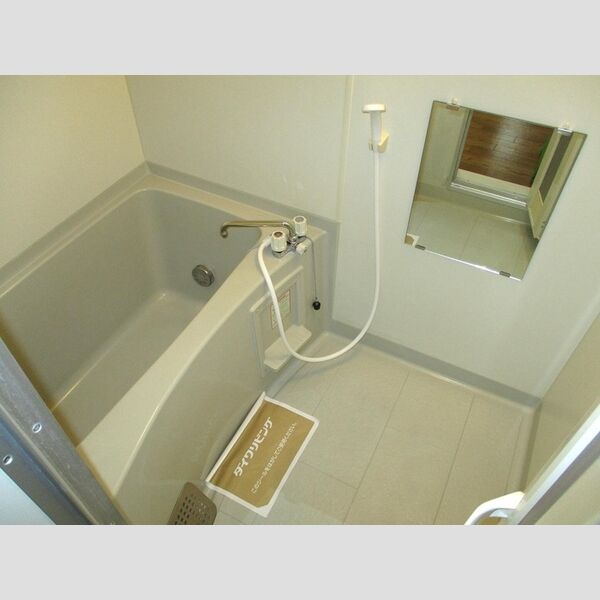 メゾンドォ渕谷　ABB301号室 浴室