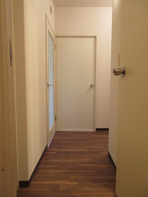 グランメール中央林間0403号室 廊下　※別号室の参考写真です(現況優先・仕様違いの場合あり)