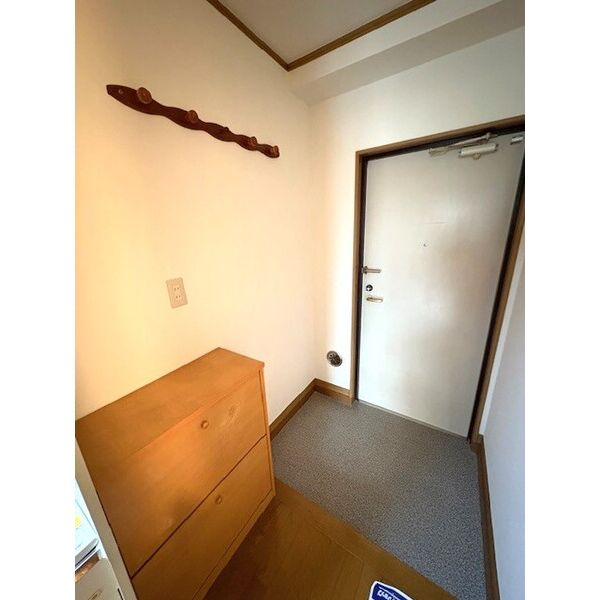 ヴァンテアンⅡ0202号室 玄関