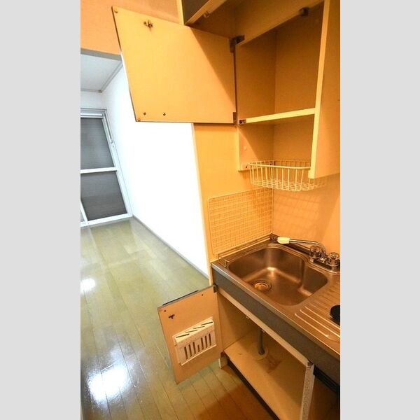 第3イースト203号室 キッチン収納スペース