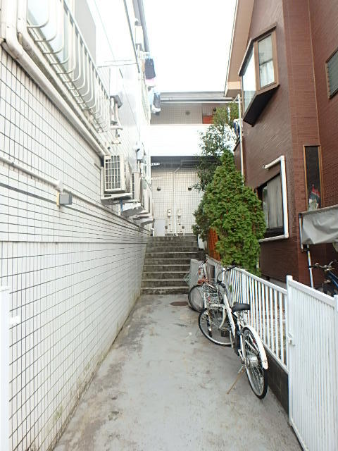 カルタス２１日吉1階 駐輪場・原付バイクも置けます♪