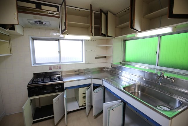 石川ビル システムキッチン（3口ガスコンロ・グリル付）