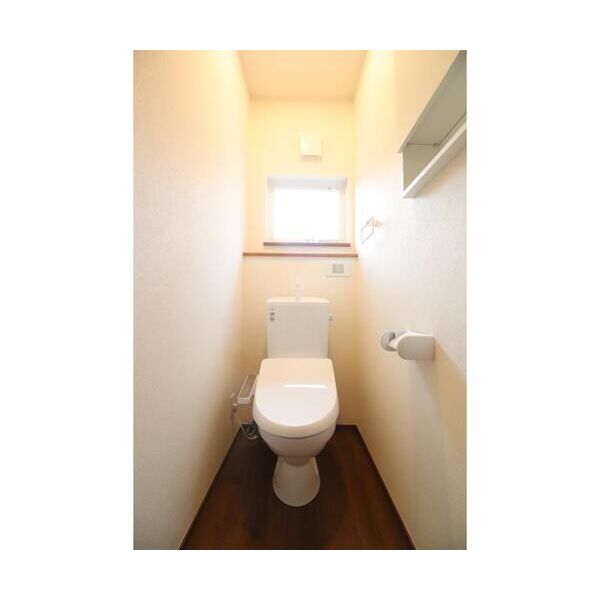 西新井栄町2丁目戸建1号室 トイレ