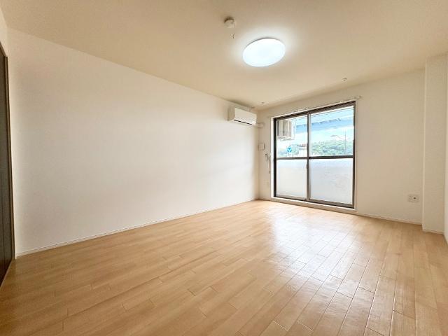 リバレイン202号室 洋室