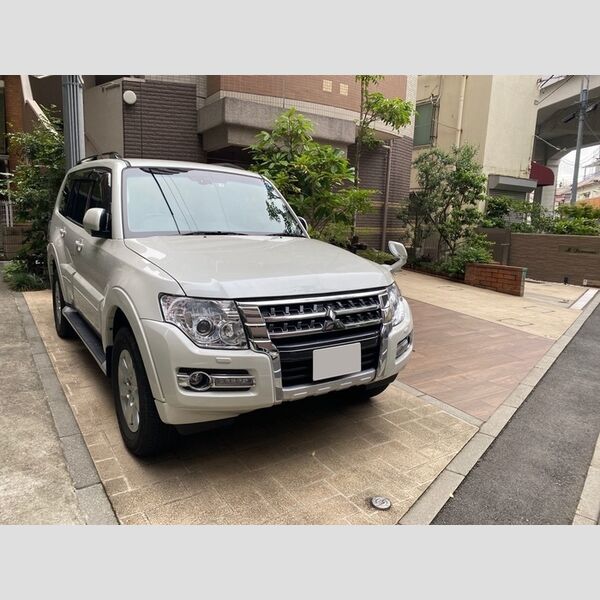 エム ドマーニ 駐車場