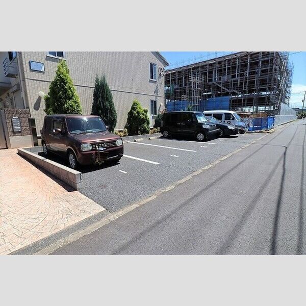 サンハイムふじ　B棟 駐車場