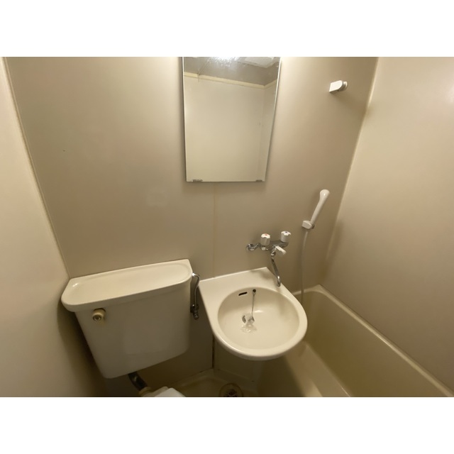 ハイライフ鶴見305号室 内観