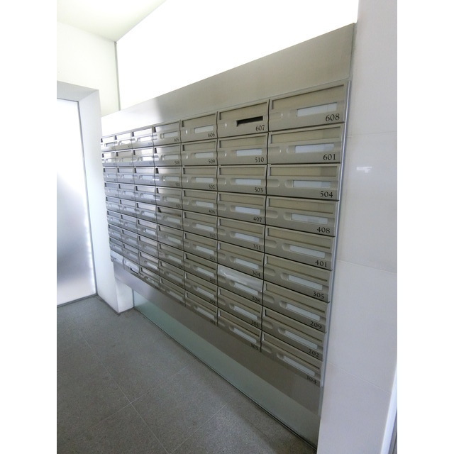 ライジングプレイス西新井603号室 メールボックス