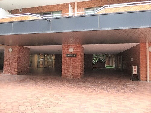 シャンボール三田 エントランス　※2022年6月撮影