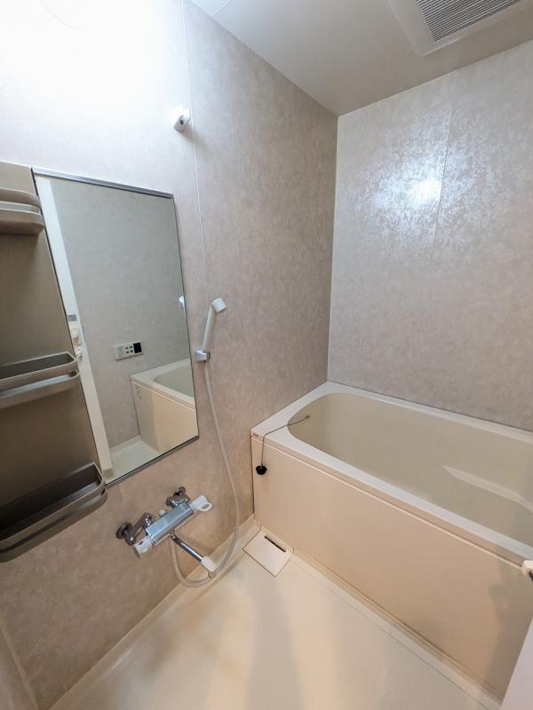 アウラ１０(E-058) バス