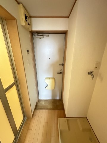 ウィステリアK 玄関