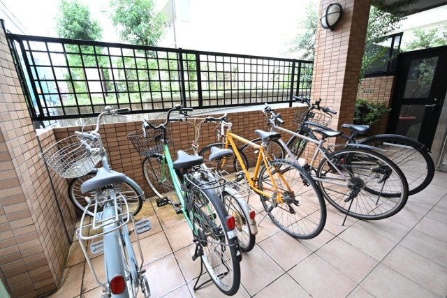 グレイスコート幡ヶ谷2階 駐輪場