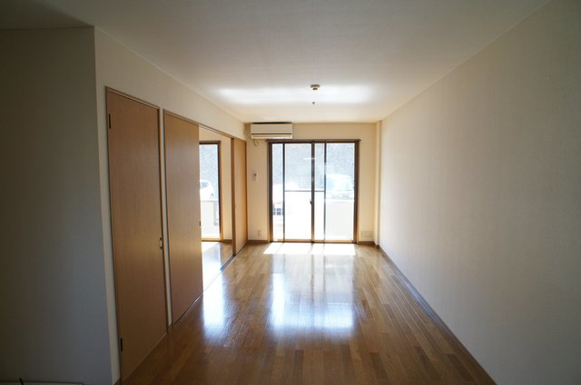 メゾンベール幕張本郷 リビング