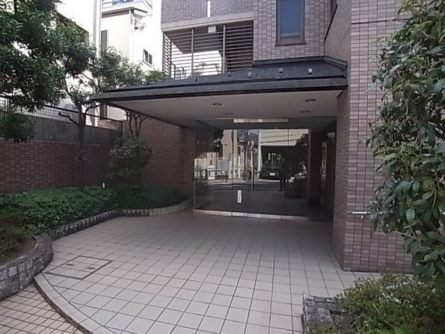 ビラージュ壱番館2階 エントランス