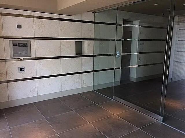 リヴシティ横濱関内3階 エントランス