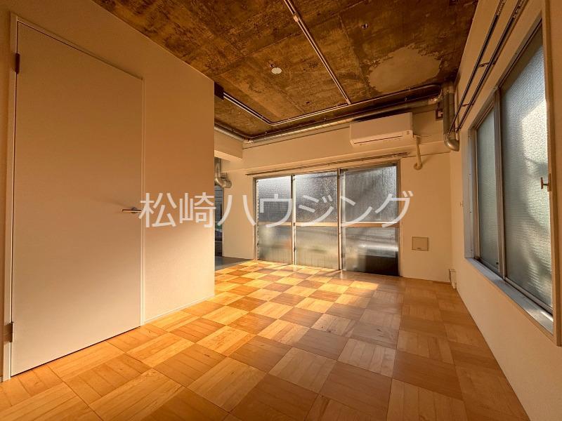 下平ビル リビング