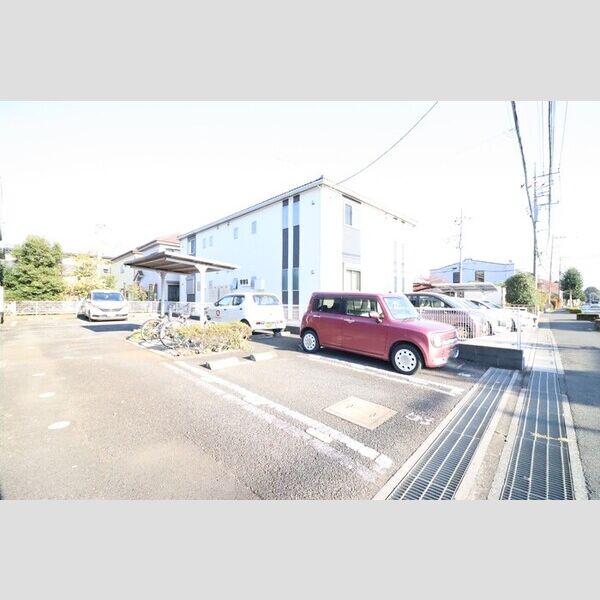 サンモール雄美 駐車場