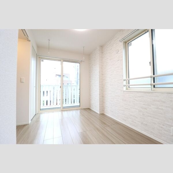 ノルン301号室 洋室