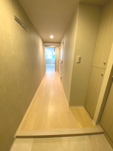 プライムアーバン新川1102号室 玄関