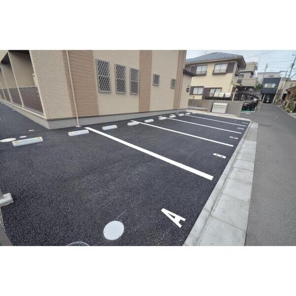 KLAVIERC号室 駐車場