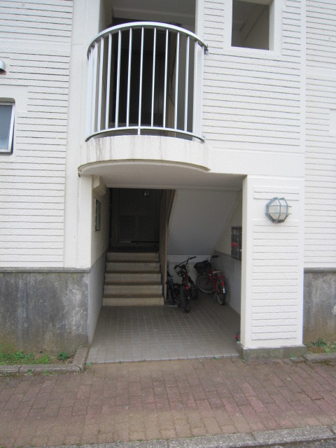 スクエア西部 建物入り口です