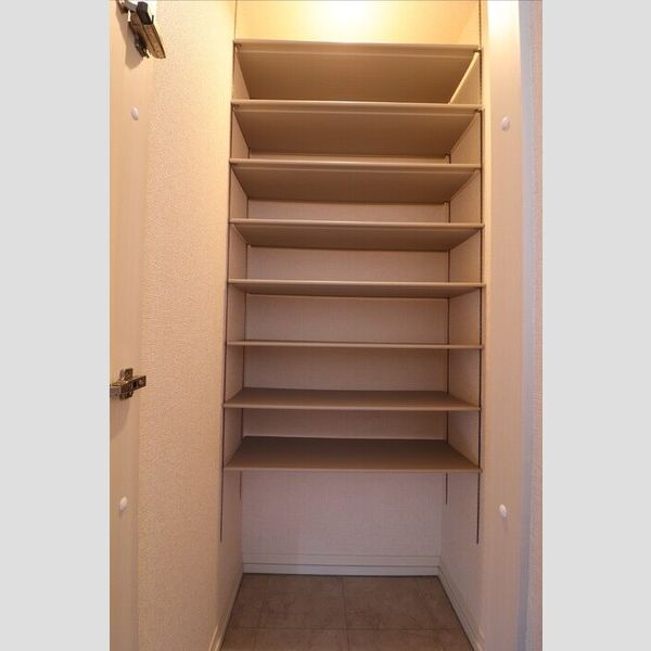 シャルマン元町 ★シューズクローク★