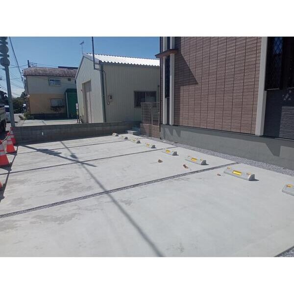 フォレストガーデン原町 駐車場