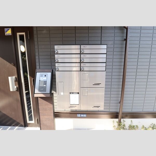 Resi NOIR(レジノワール)201号室 ポスト・宅配ボックス