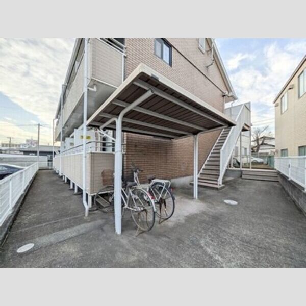 アンビションEIGHT202号室 駐輪場