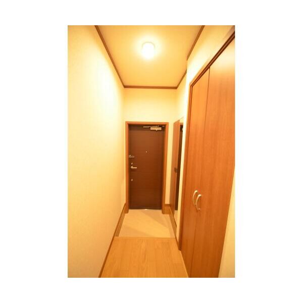 ウィステリアコートII 玄関