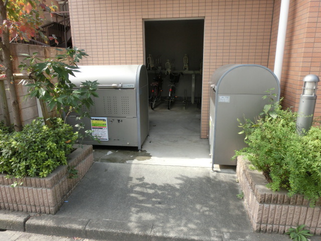 トラストコート立川0202号室 ゴミ置場