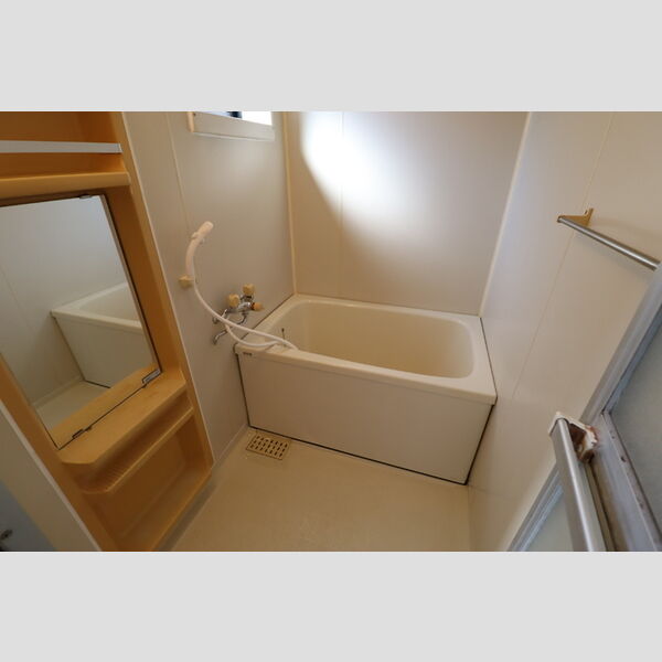 メゾンフェール105号室 バス