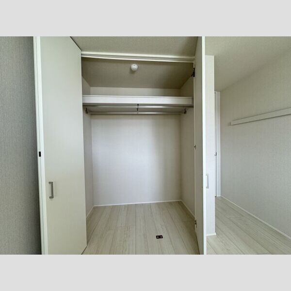 グリナージュ　リリア203号室 洋室7.1帖クローゼット♪