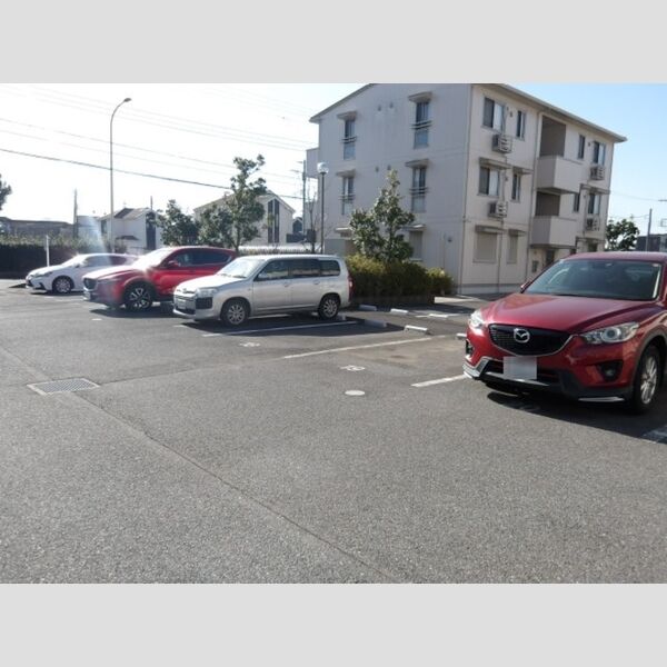 クロシェット　B201号室 駐車場